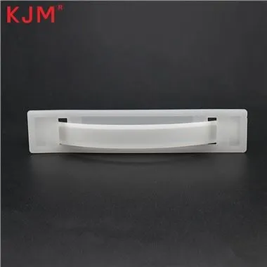 Plastični ročaj škatle